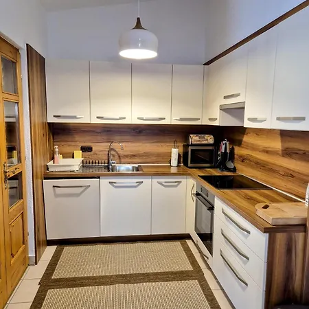 Sunset Apartment *